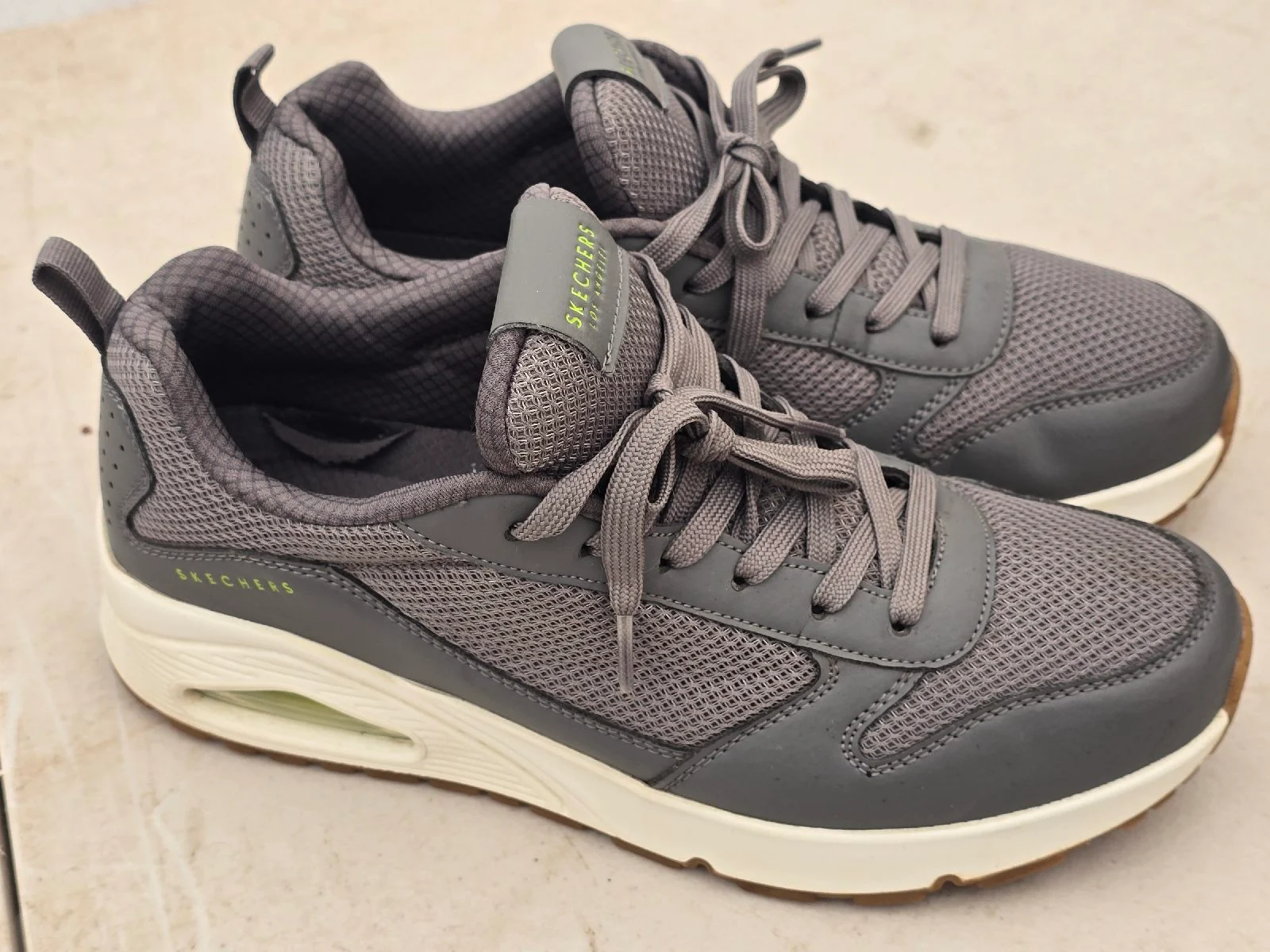 Skechers unisex trainers uk size 8