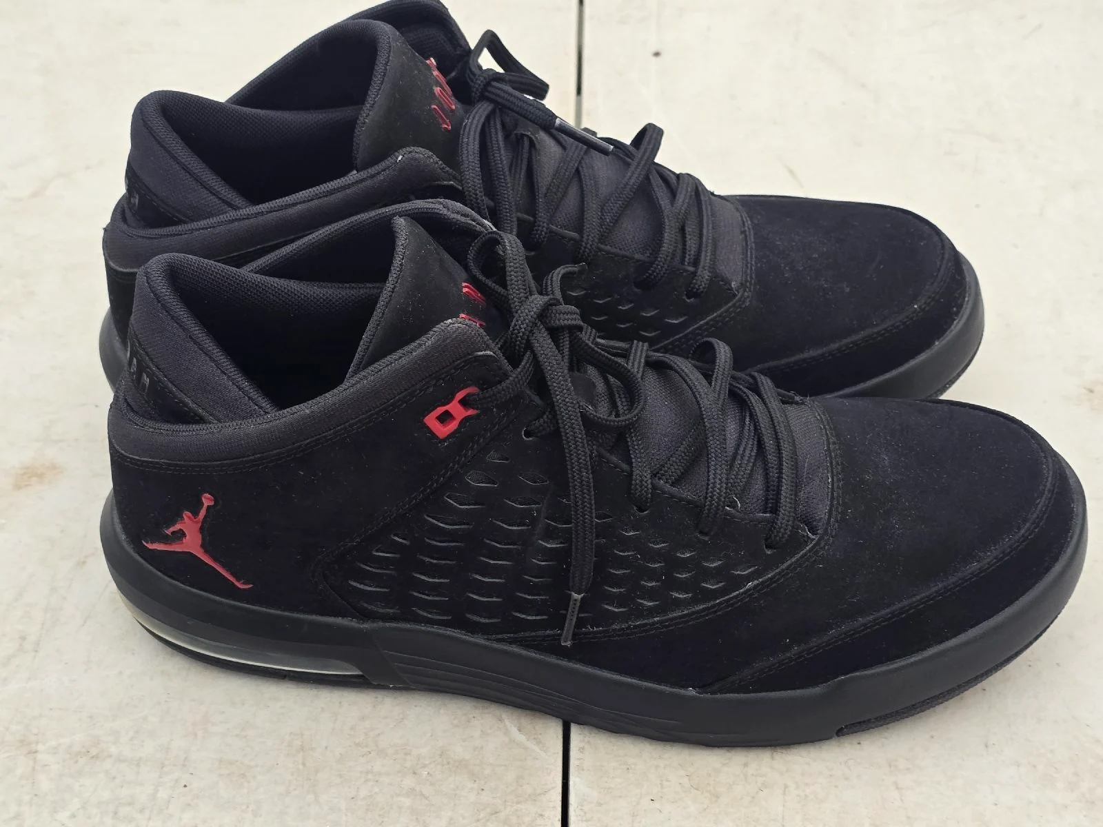 Nike Air Jordan Black & Red Low-Top Sneakers – Men’s UK 10