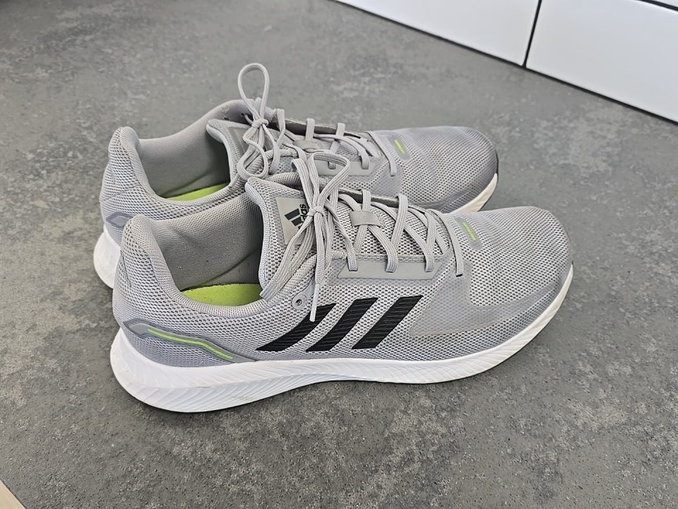 Addidas mens trainers uk size 10 euro 44.5