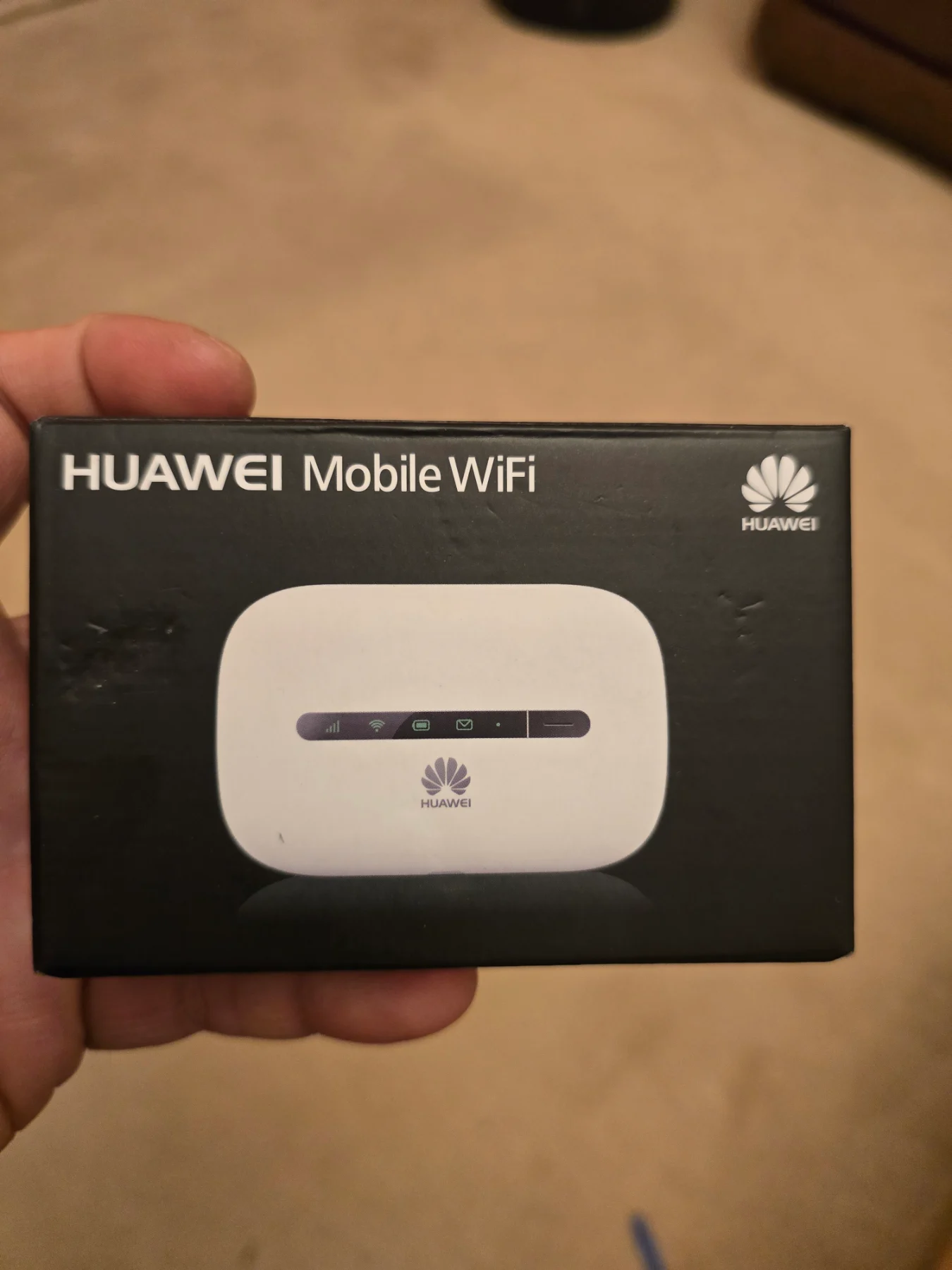 Huawei wifi hot spot dongle unlocked takes sim card connects 10 devices
