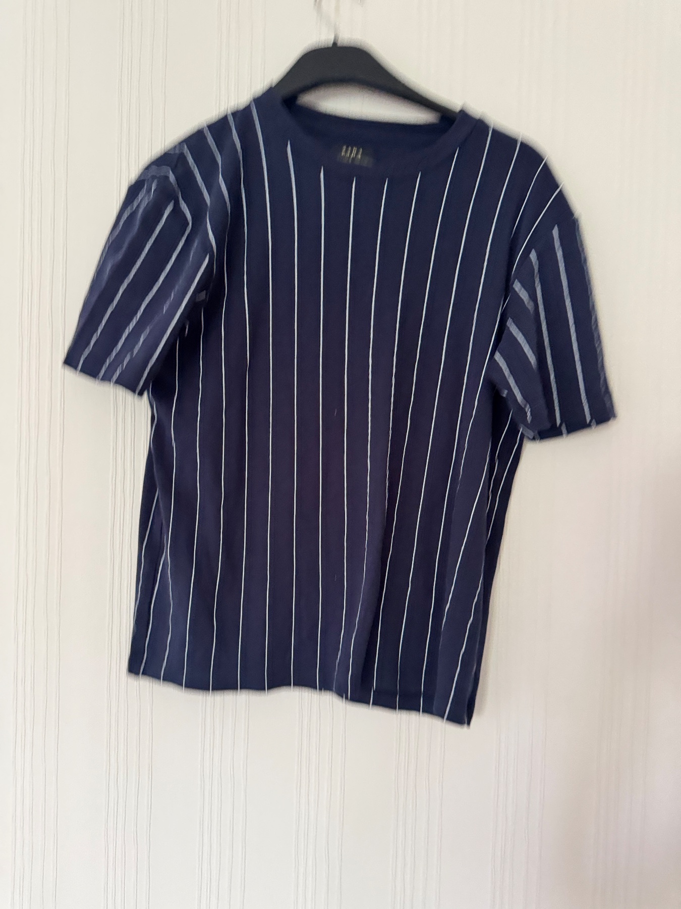 Men’s striped navy blue short sleeve tshirt size small