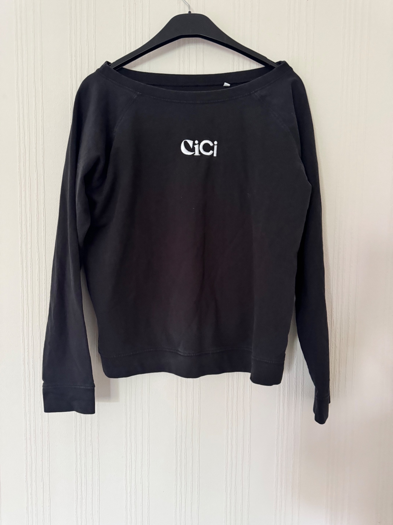 Black casual sweatshirt size large from CiCi