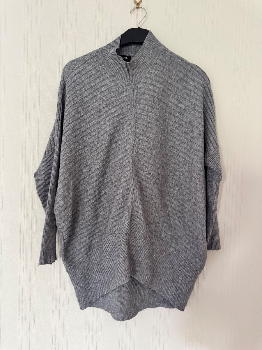 River Island oversized Grey Ribbed Batwing Jumper – XS