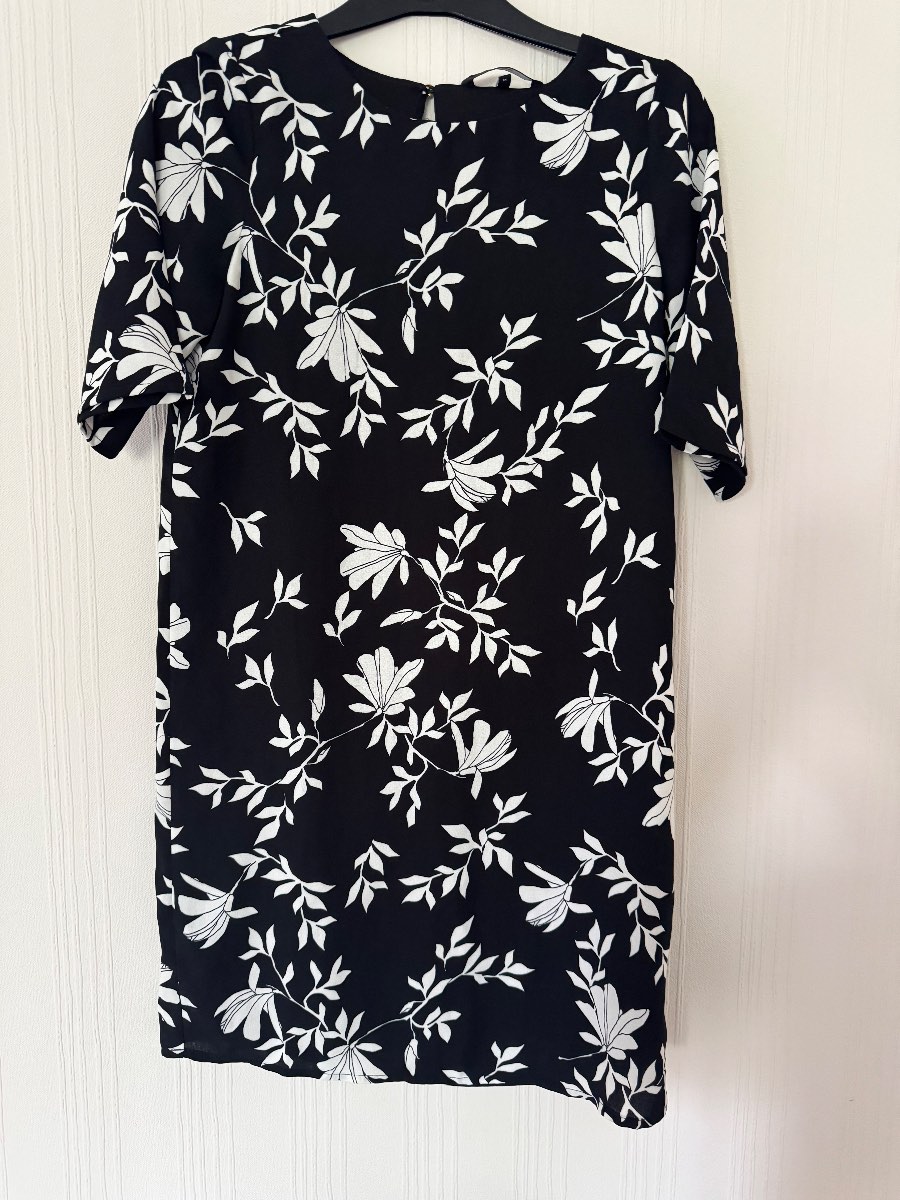 BNWT Vero Moda Black & White Floral Shift Dress – XS