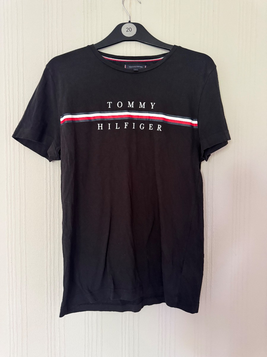 Tommy Hilfiger Black Logo T-Shirt – Size M – 100% Cotton