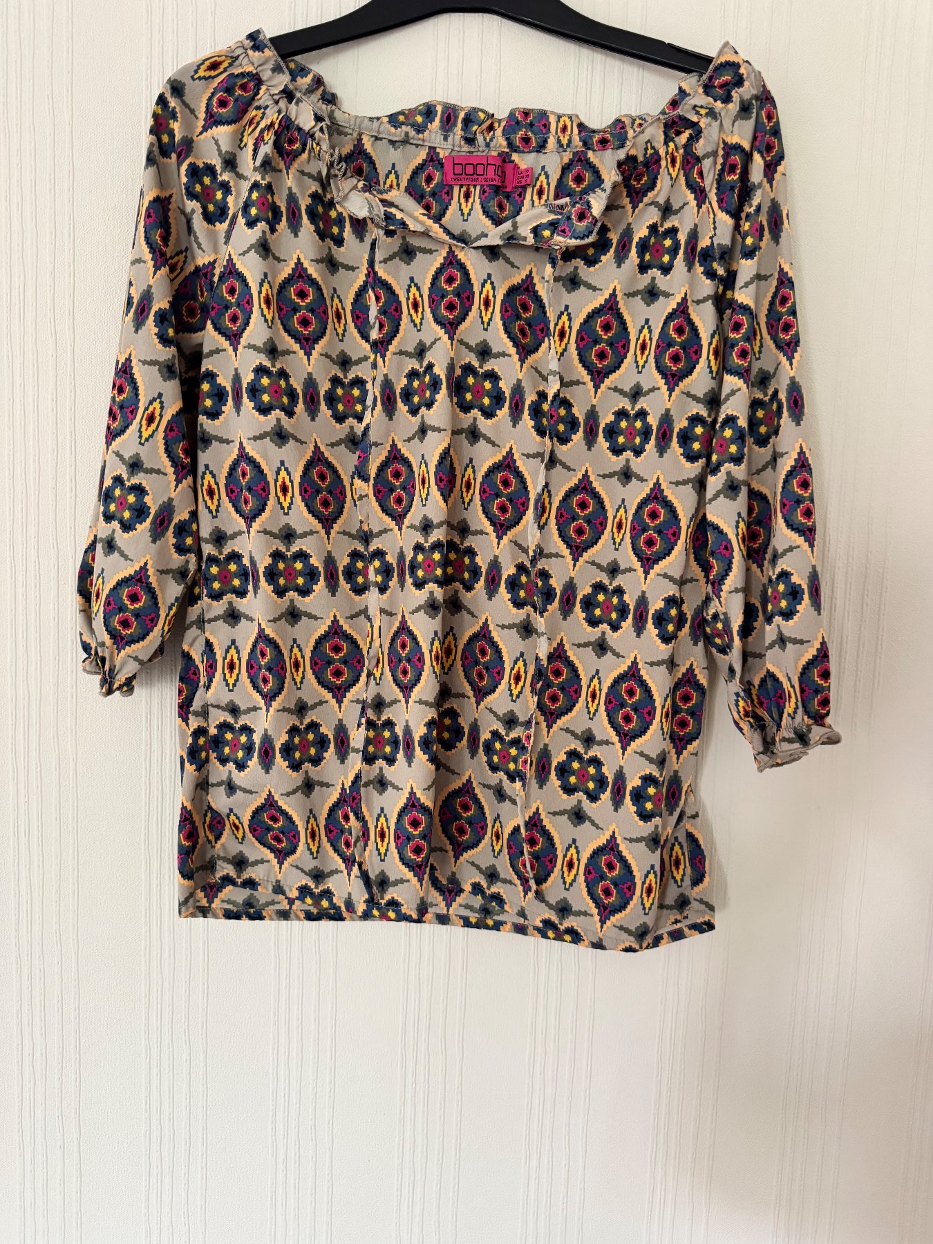 Boohoo Printed Long-Sleeve lightweight Top – UK 10