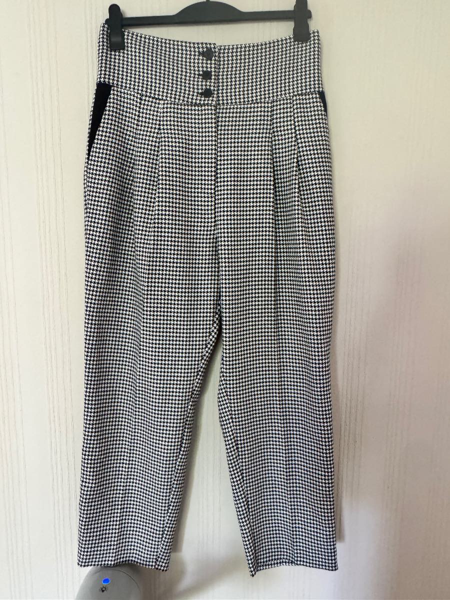 River Island Black & White Houndstooth Tapered Trousers – UK 16R