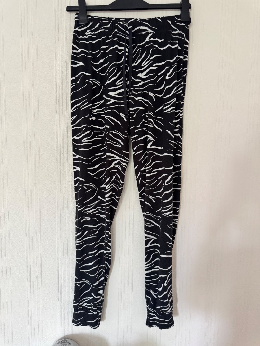 Black & White Zebra Print Jogger Trousers – XS from Primark