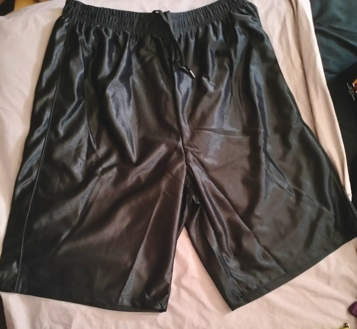 Men's Black Retro Basketball Long Shorts Lightweight Breathable Sportswear. Large. New.