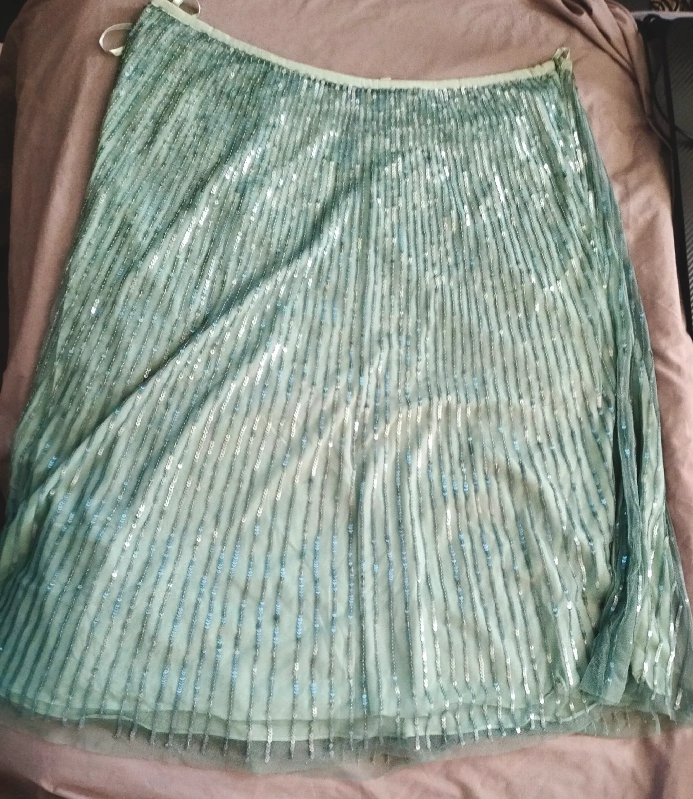 East green sequin skirt with vertical stripes of silver and gold sequins 18 Good Condition