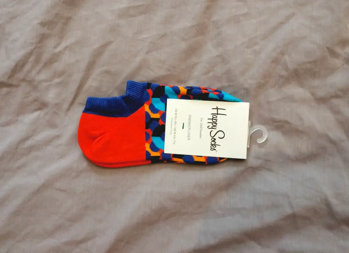 Happy Socks red and blue sneaker liners with multicoloured circle pattern. New. 4-7
