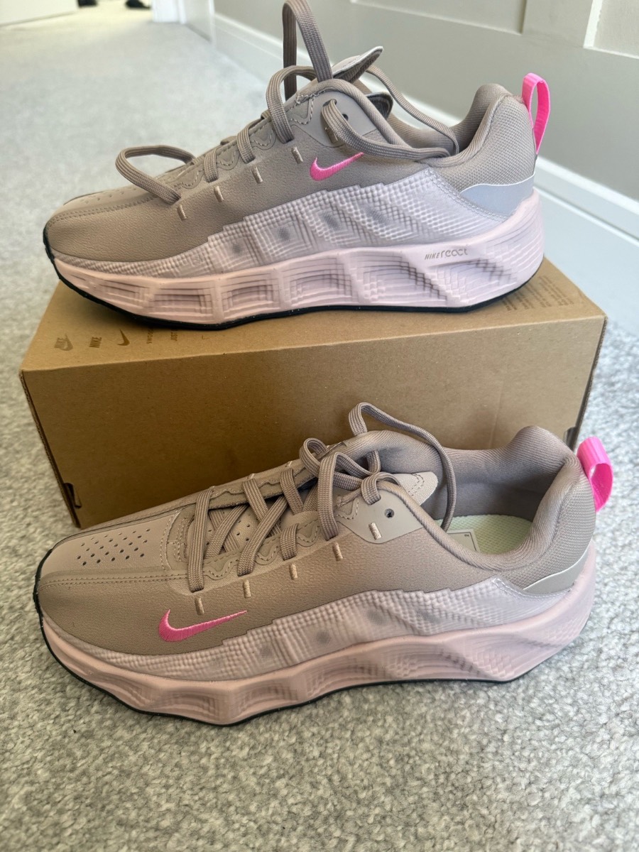 Nike Ava Rover SE GS Dark Smoke Grey Light Carbon UK 5 EU 38 – Brand New (Full Box)