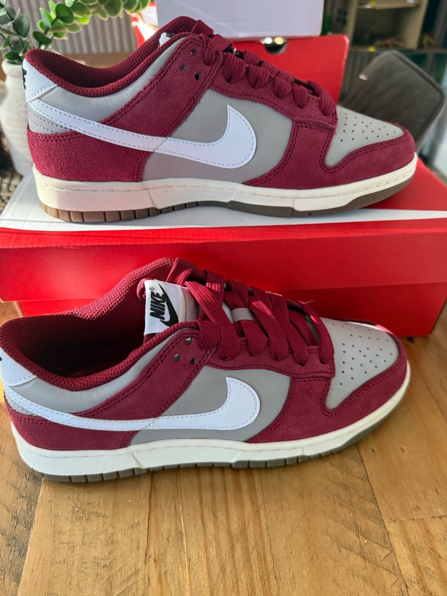 Nike Dunk Low Retro SE College Grey/White Team Red UK 6 / EU 40