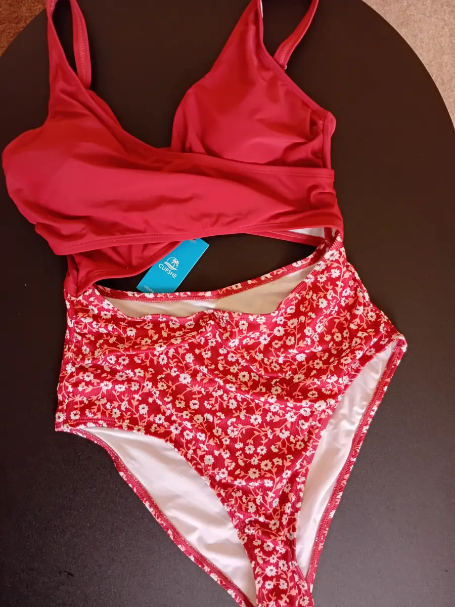 Cupshe swimsuit size medium