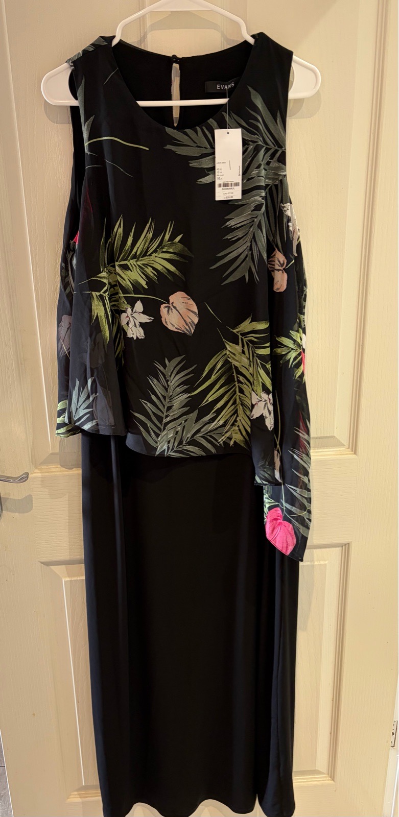 Evans Black Floral Overlay Maxi Dress. Size 16 New with Tags 🌿🌸