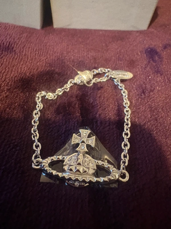 Brand new Vivienne Westwood Mayfair bas relief bracelet