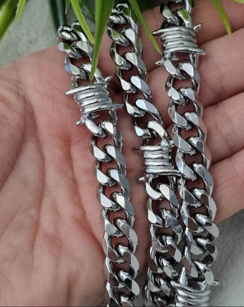 🌻Barbed Wire Necklace