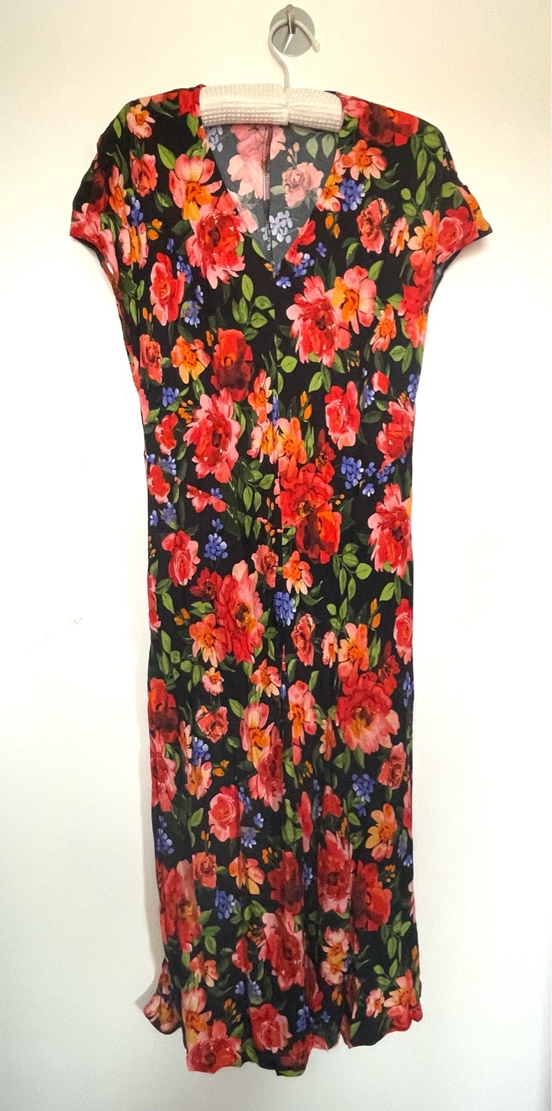 Pretty Roman calf length dress in black & vibrant red & orange flowers size 14 vgc