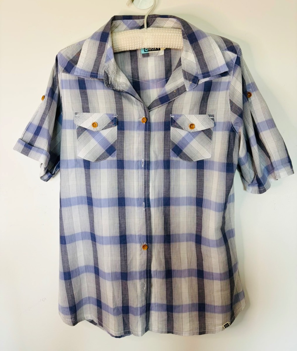 Ladies Roxy blue plaid shirt size L nwot