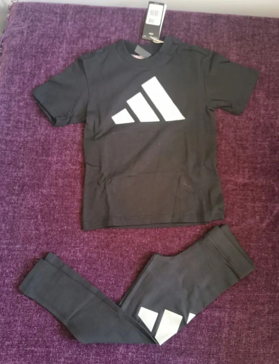 Adidas Girls Seasonal Essentials Glam Cotton Tracksuit,Black/Silver,5-6 Years