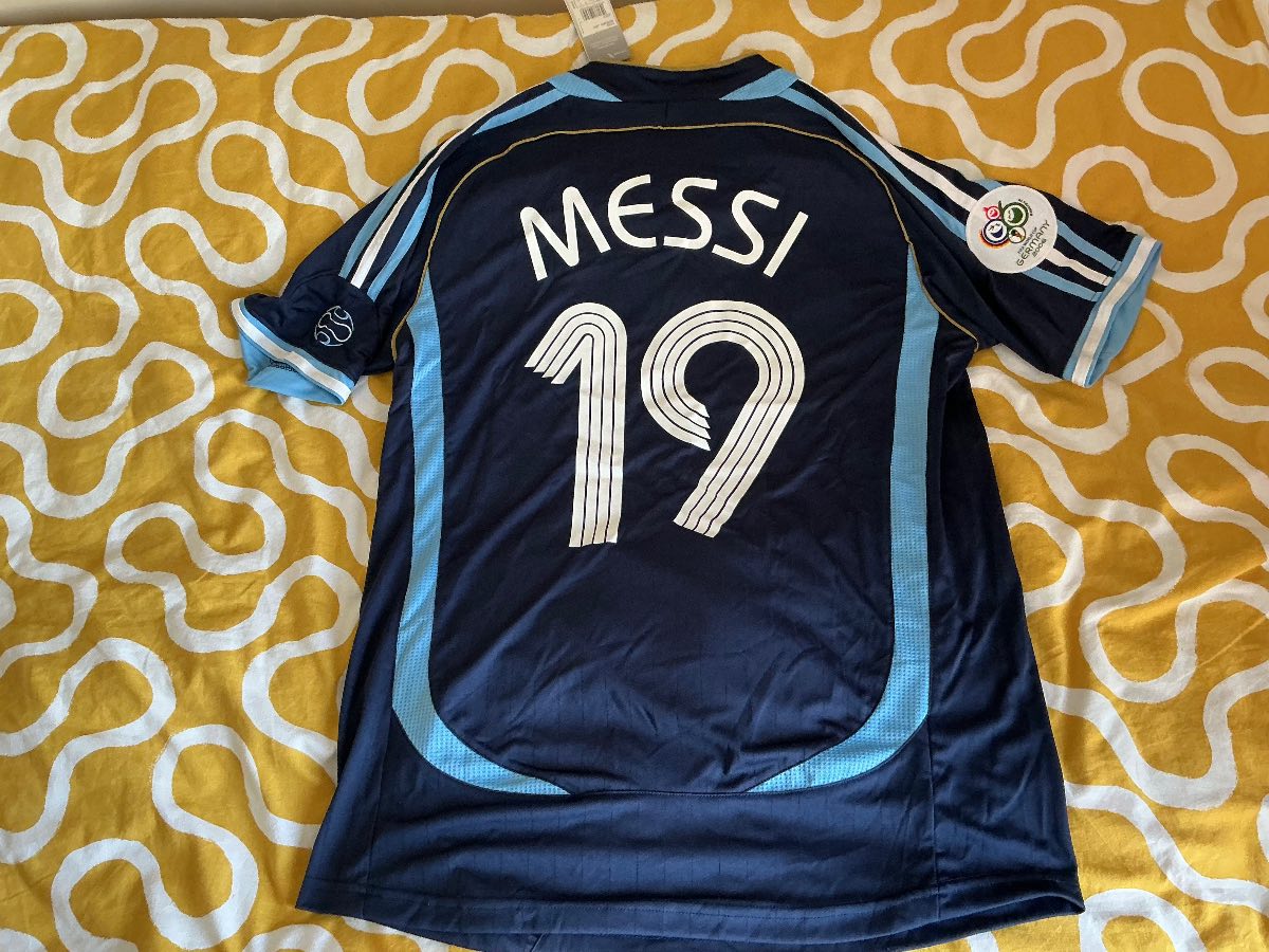 UK size L slim fit never been worn before BNWT 2006 World Cup no. 19 Messi Jersey adidas