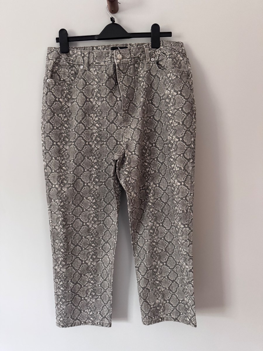 TU Women’s Jeans| Size 16S|Grey|Snake Print| Relaxed Straight Jeans