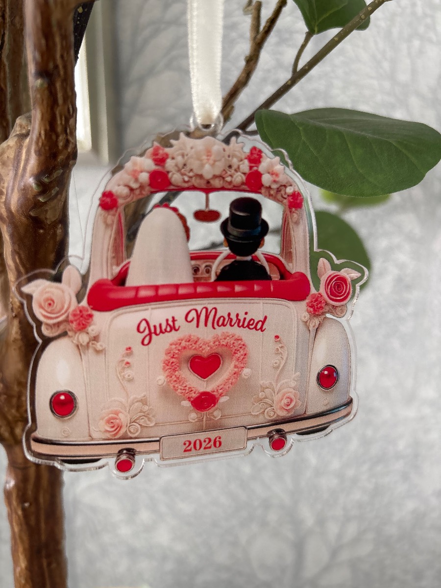 Lovely keepsake Just married 2026