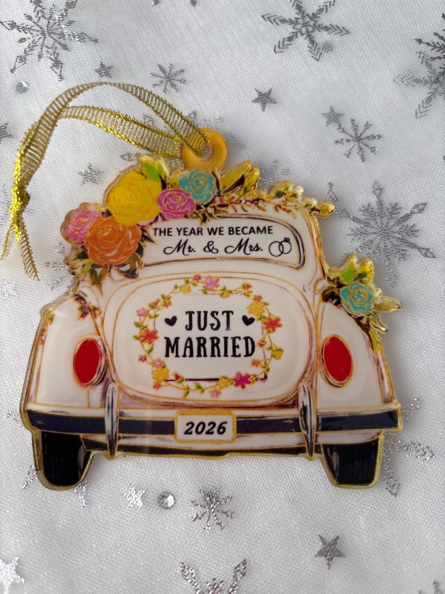 Beautiful Just married 2026 keepsake