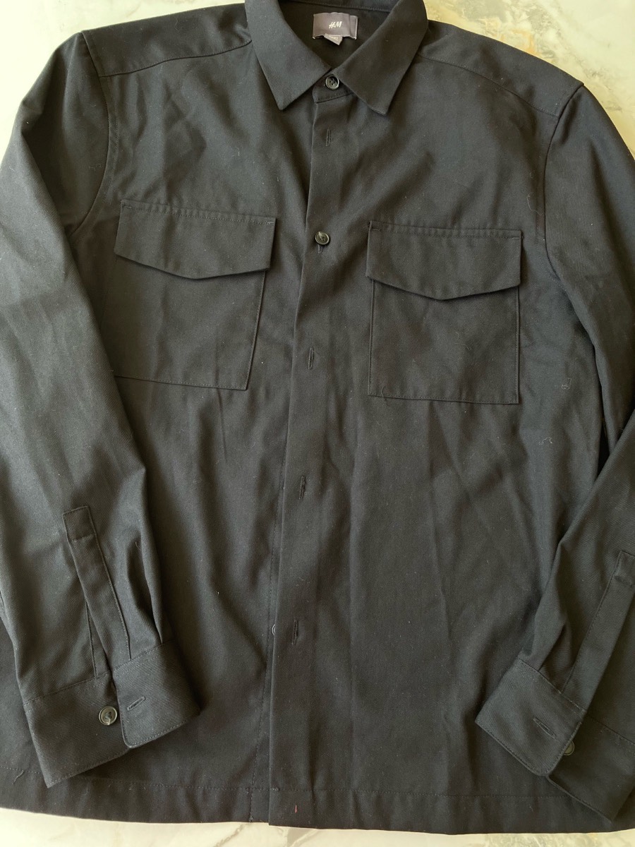 H&M black men’s shirt