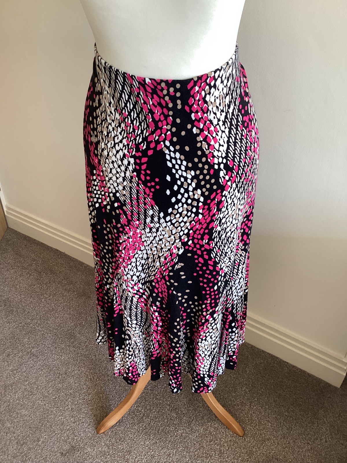 Pink and black elasticated skirt size Large petite