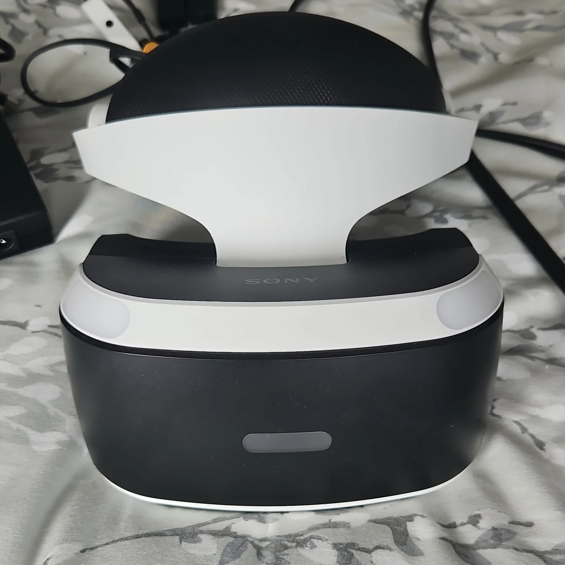 Sony PlayStation VR Headset Black/White w/ Processor Unit & Cables