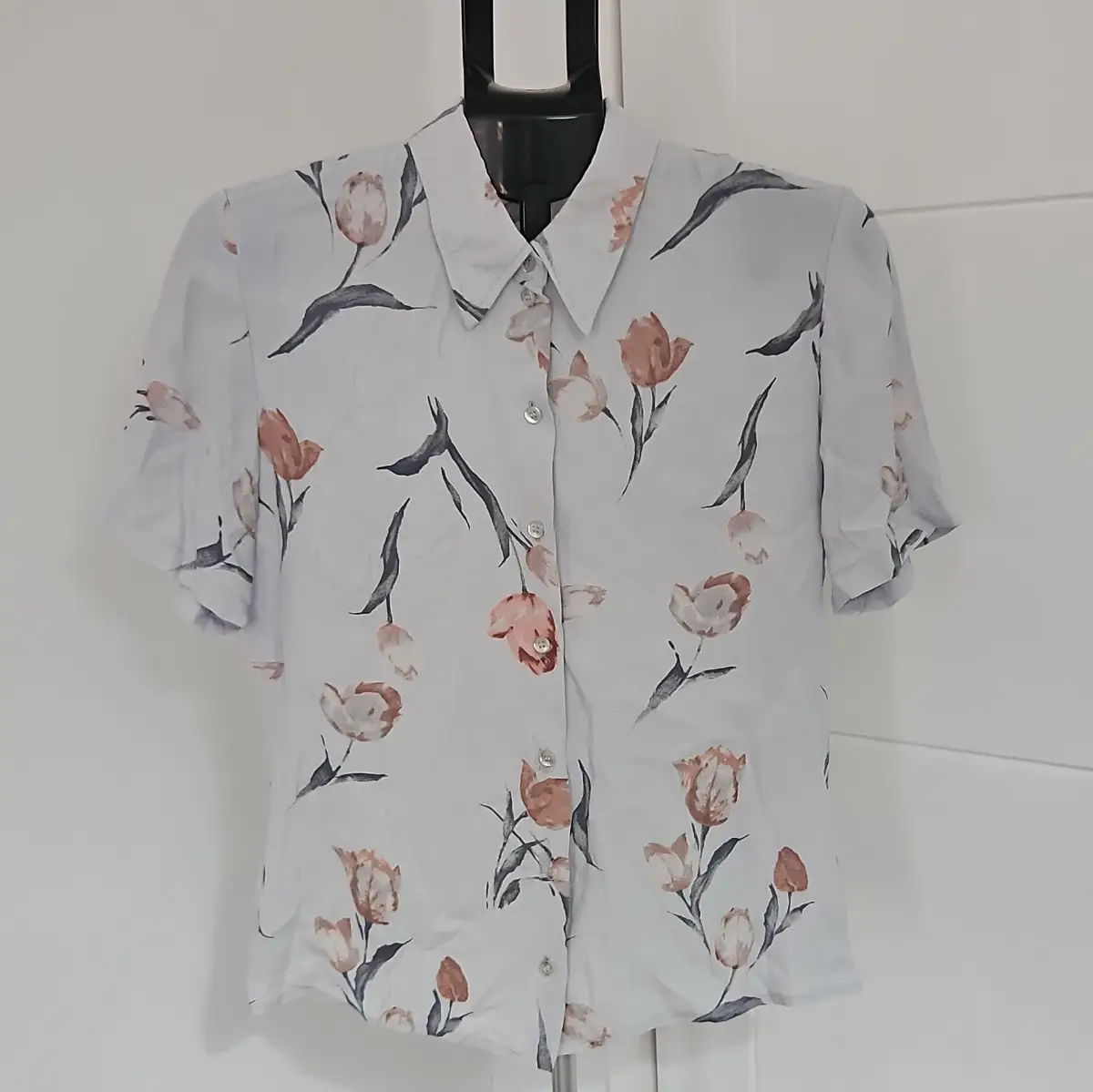 Enka Women’s White Floral Collared Button-Up Blouse, Short Sleeve Viscose, S