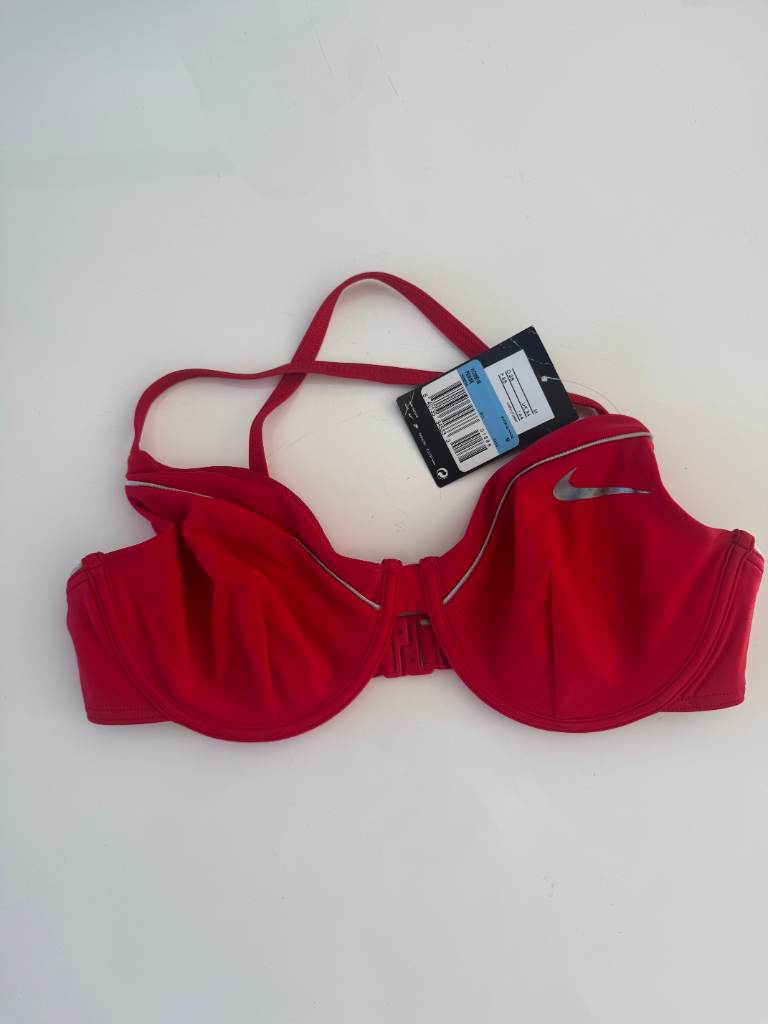Nike Red Swim Top M | Sporty Swoosh Logo | Quick-Dry Poolwear new with tag