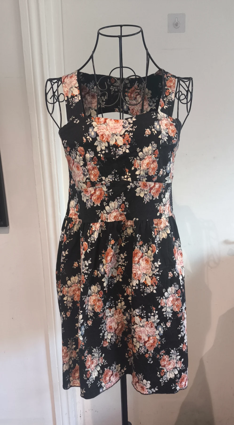 Ravi Famous London Vintage-Style Cutout Floral Mini Dress