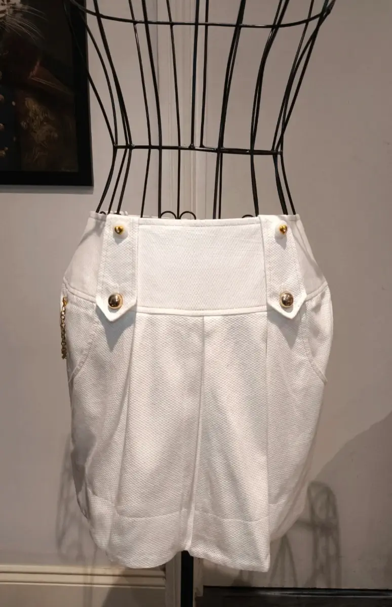 Textured White Mini Skirt with Gold Details - Size 10