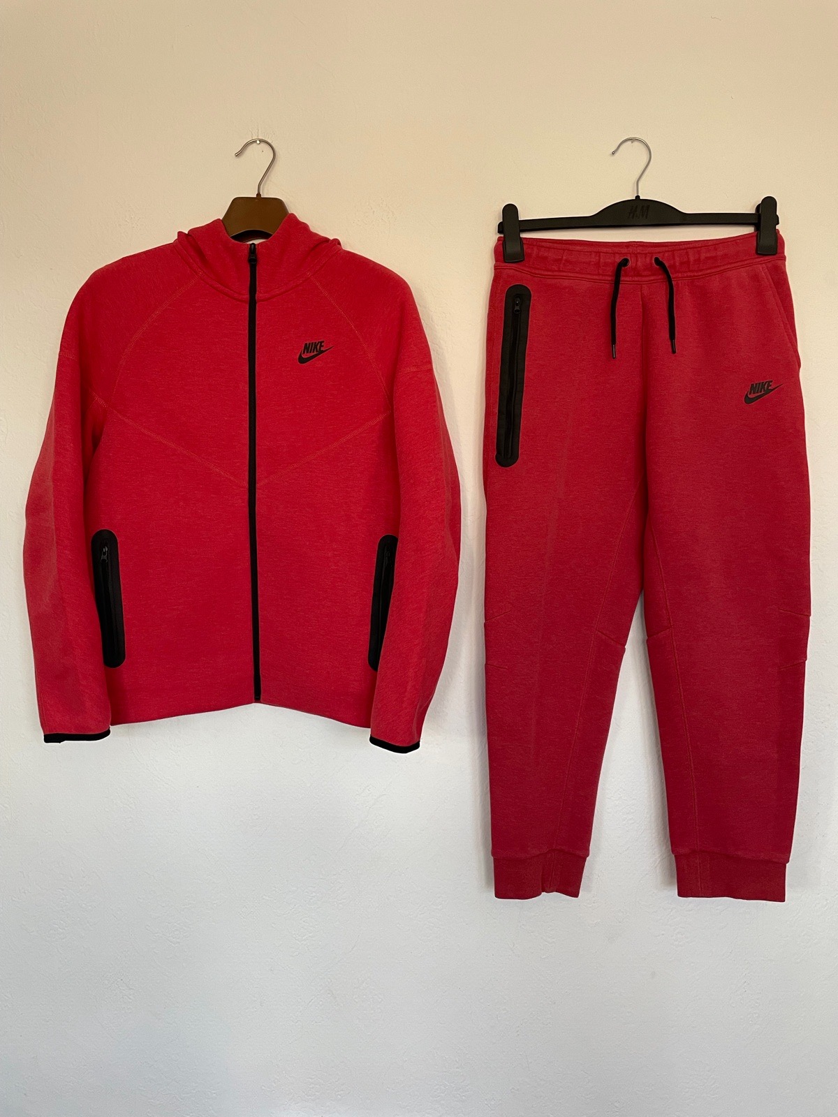 Nike Red Tech Fleece Tracksuit Full Set Boys Size Medium 10-12 Years Old