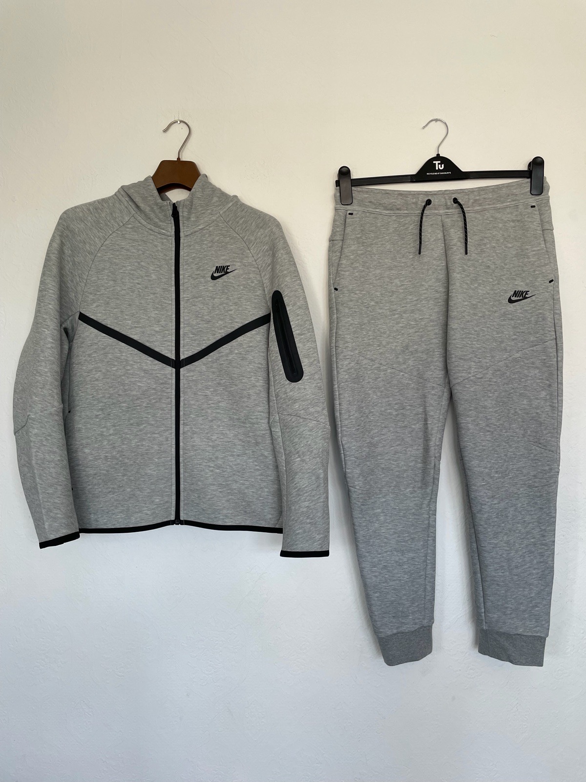 Nike Grey Tech Fleece Tracksuit New Season Boys Size XL 13-15 Years Old
