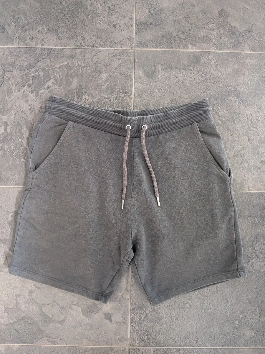 ASOS DESIGN Men's Charcoal Grey Sweat Shorts - Size Small Tall (S)