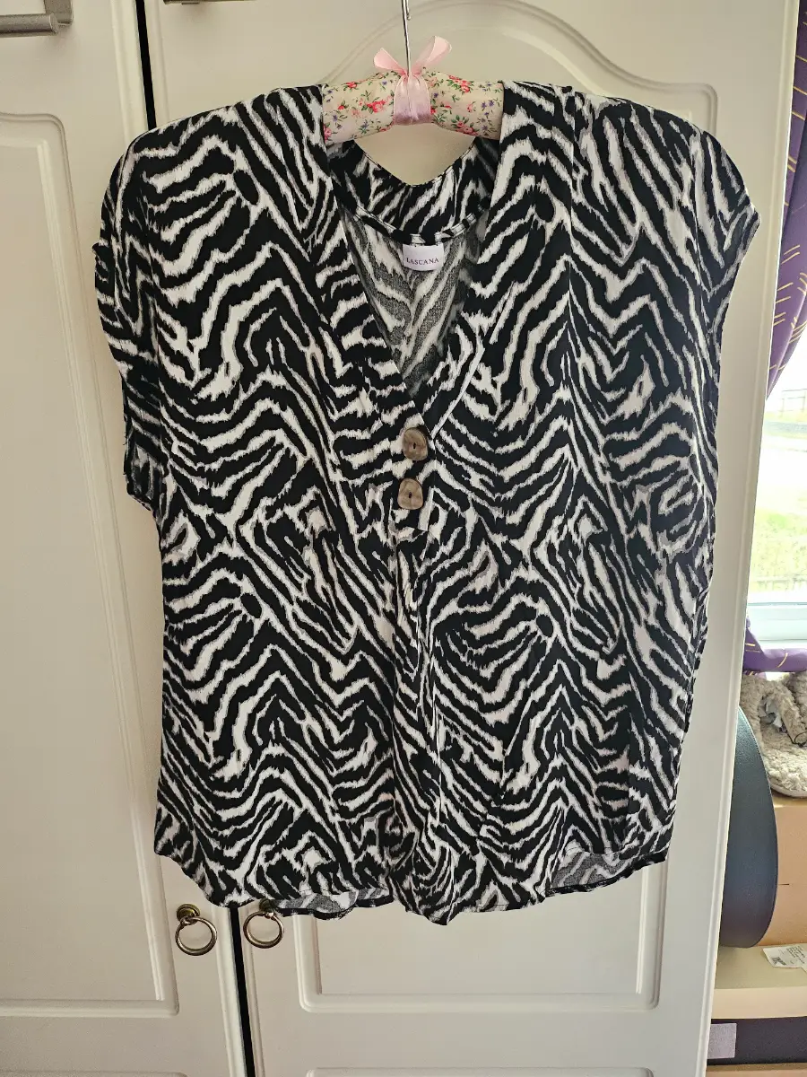 Black & White Zebra Print Top UK Size 16/18