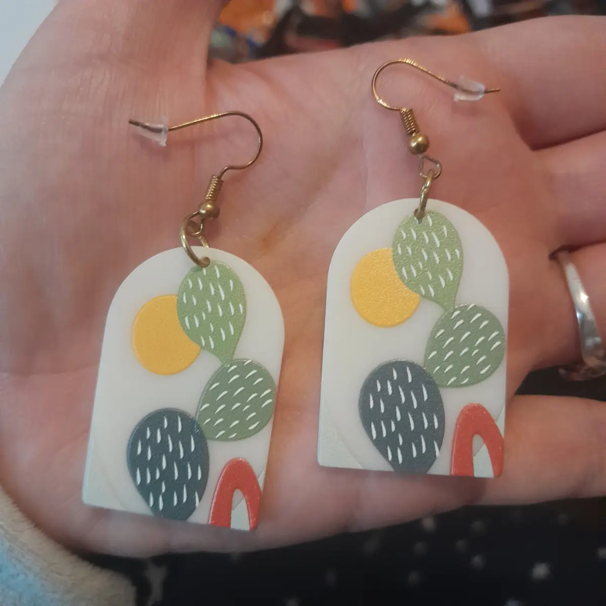 Gold plated hook vintage earrings