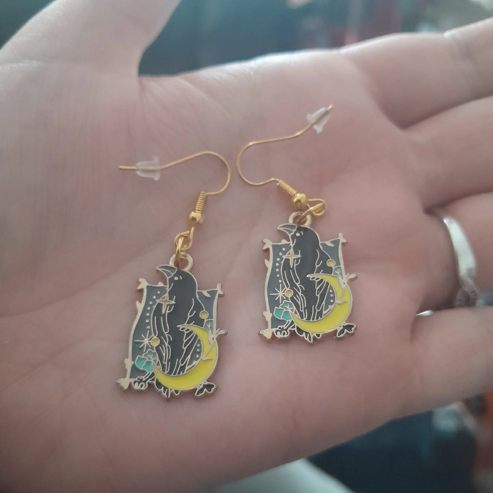 Gold hook Raven with moon earrings