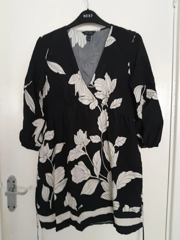ladies size 8 new look dress