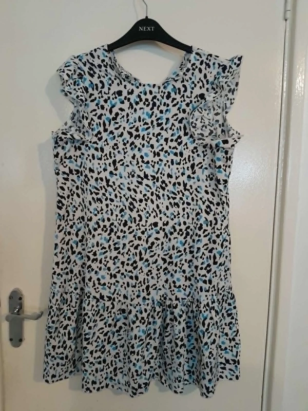 ladies small shein dress size 8