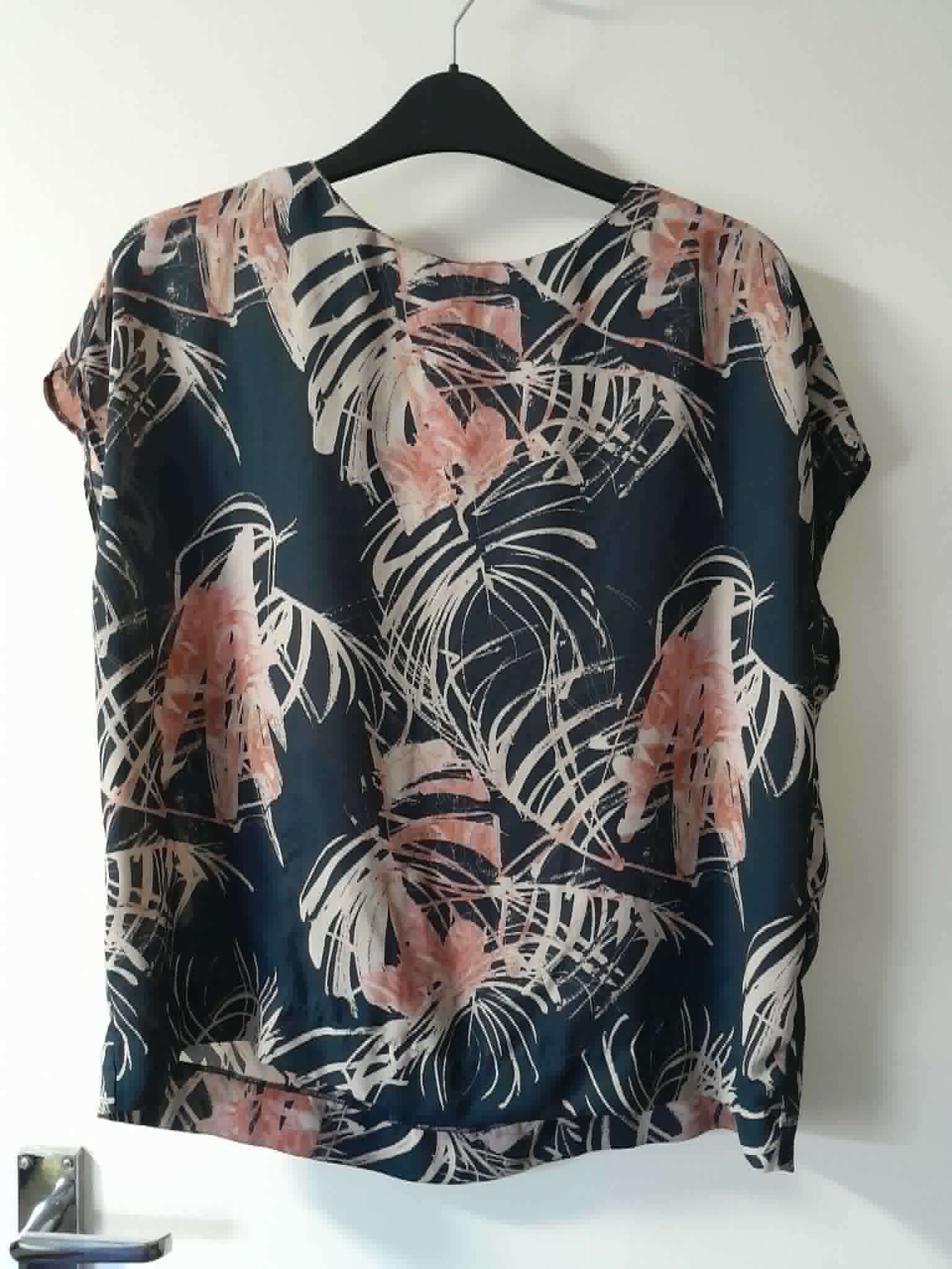 ladies size 14 top by next