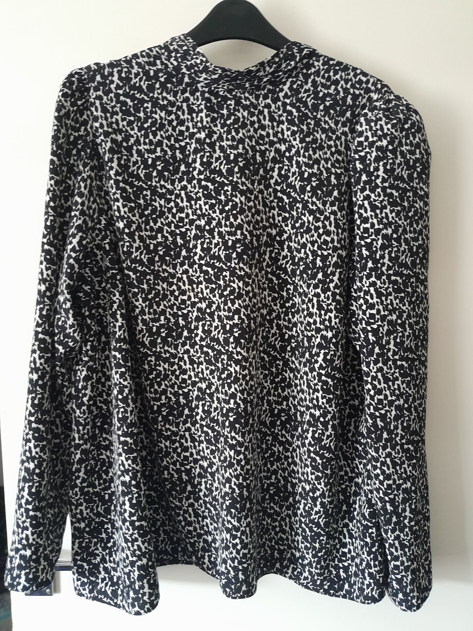 ladies size 20 top by very