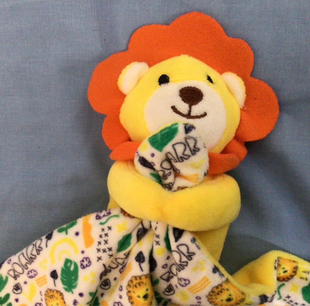 Sunny Lion Comforter. As new