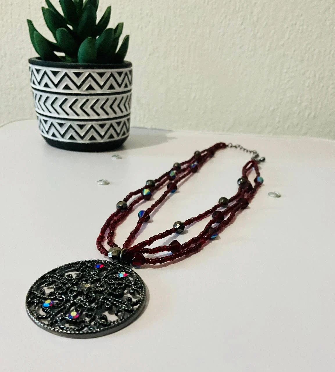 Very Good Women's Vintage Red Beaded Necklace