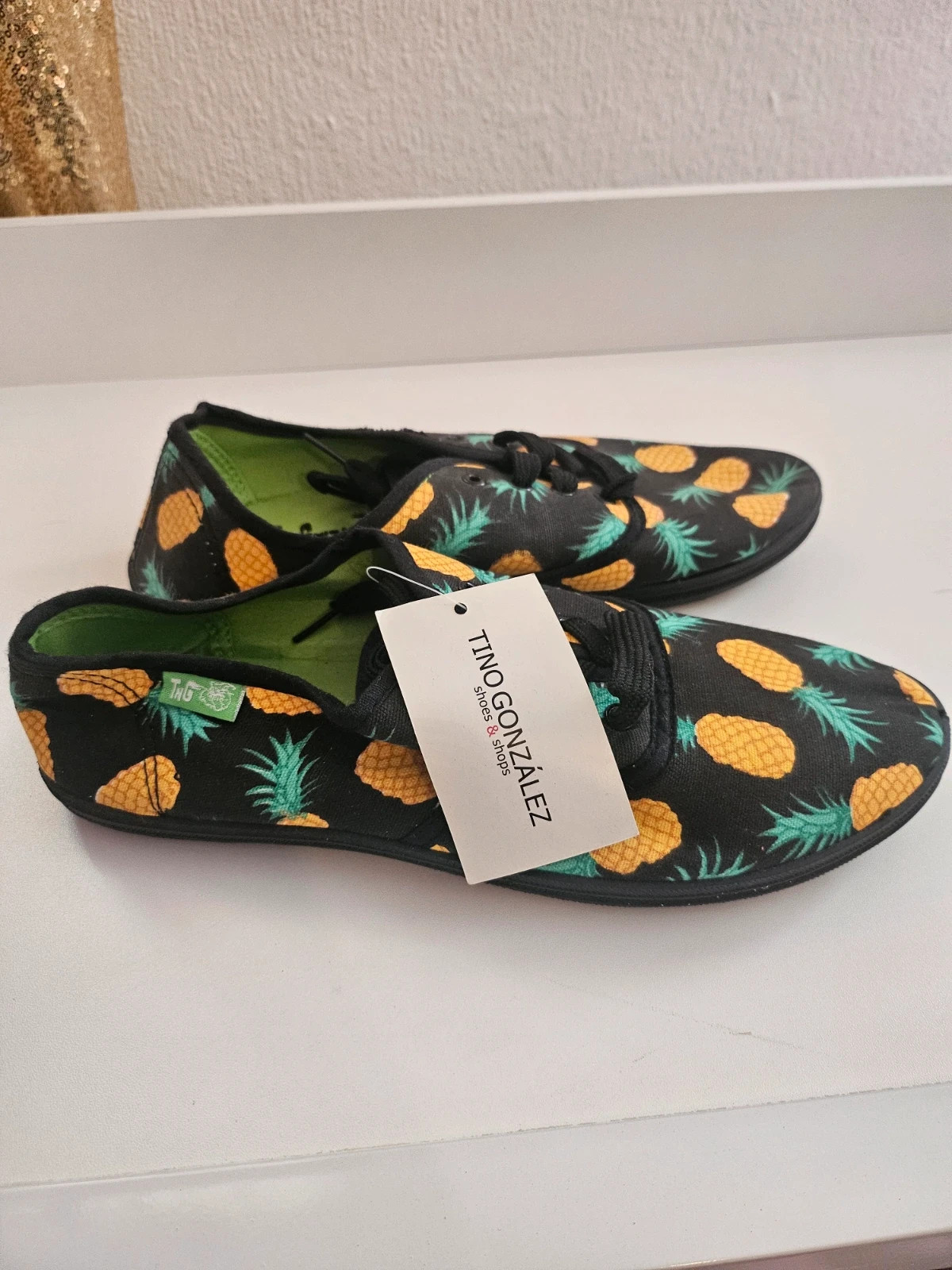 Pineapple Shoes UK6