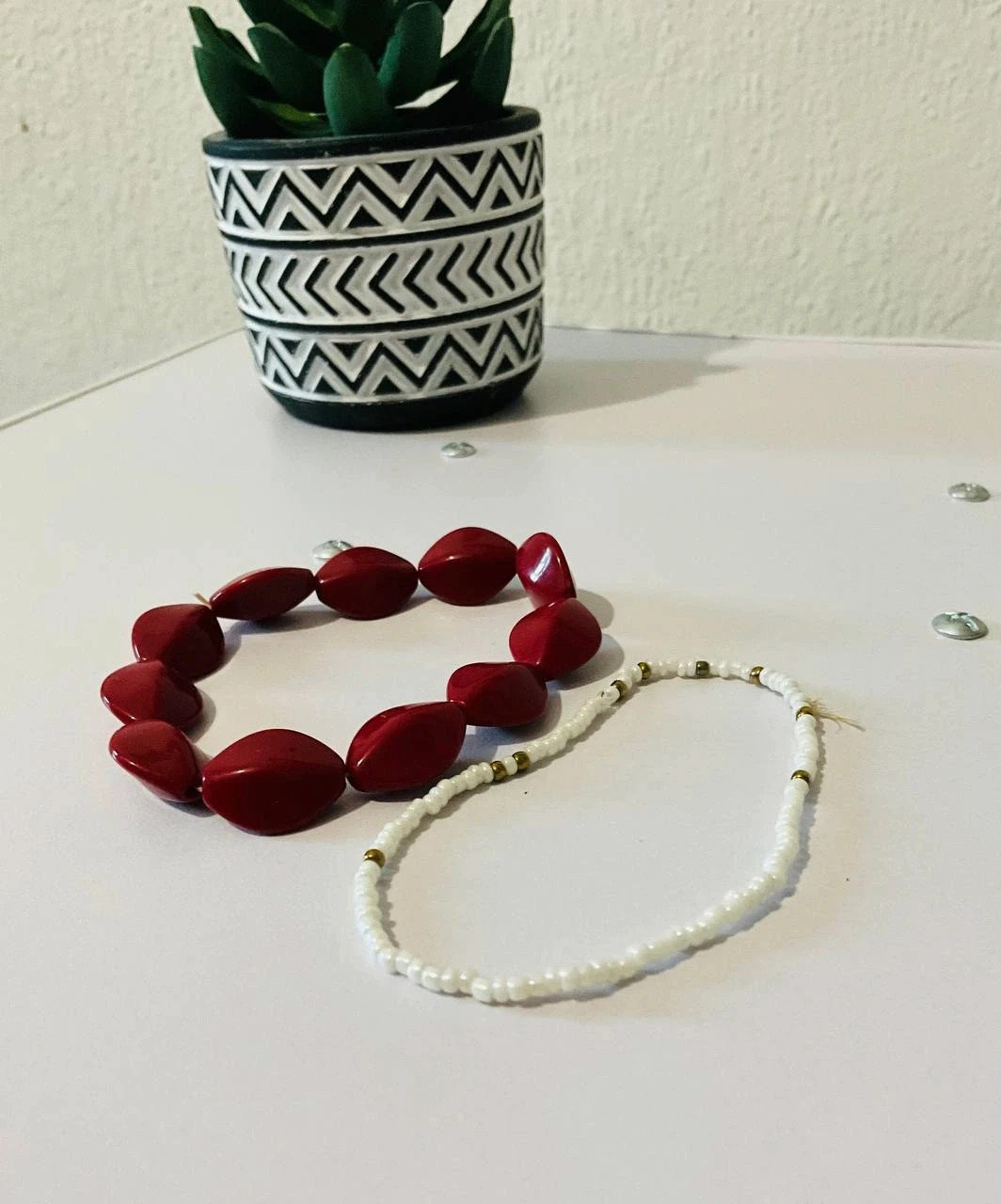 Very Good Women's Vintage Red White 2pc Bracelet