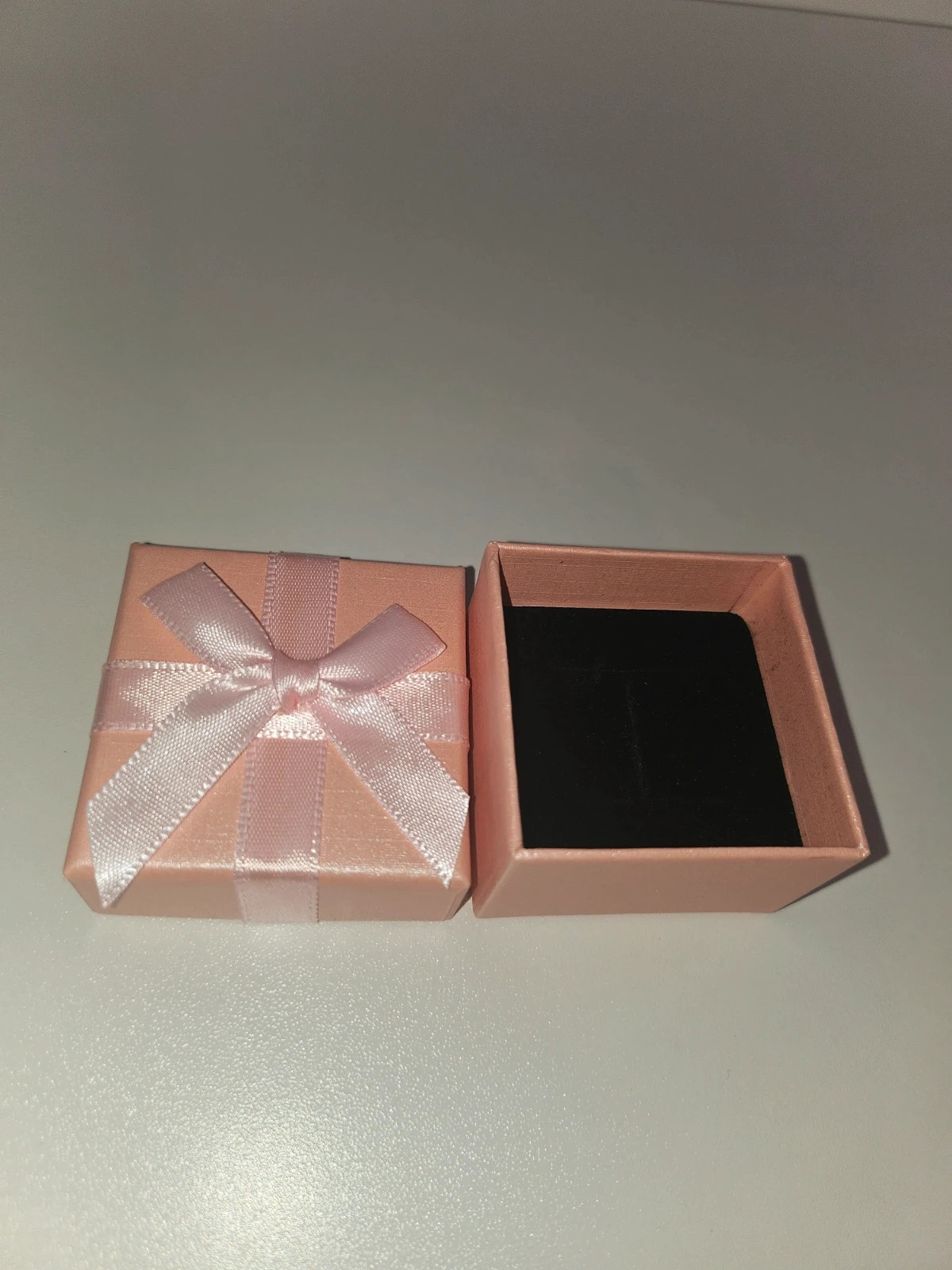Pink gift box 🎁